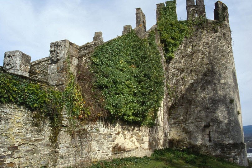 Fortaleza de Sarria, Spain